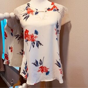 MAURICES sleeveless top blouse size medium floral lace